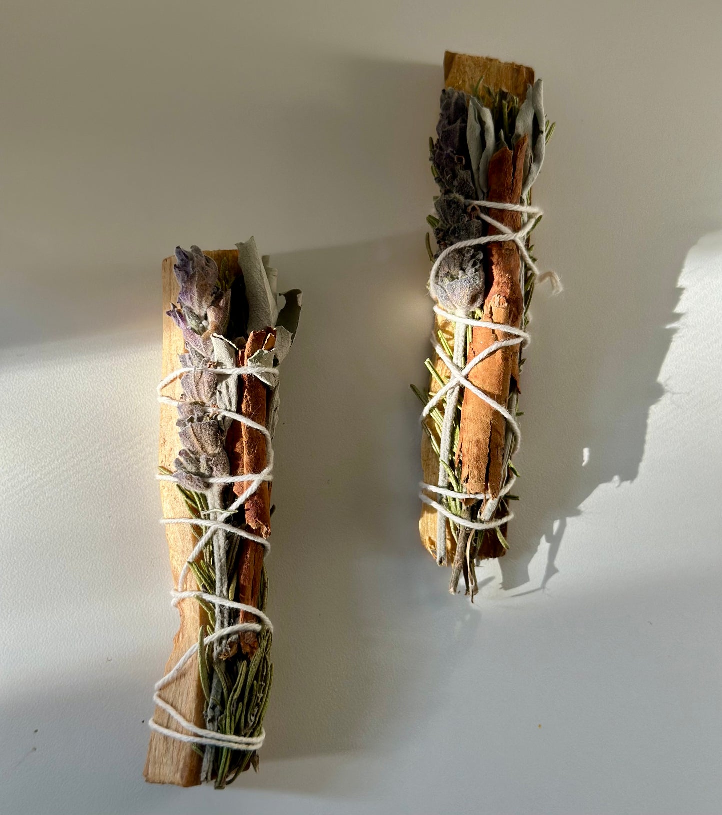 White Sage, Palo Santo, Rosemary, Cinnamon & Lavender 4"