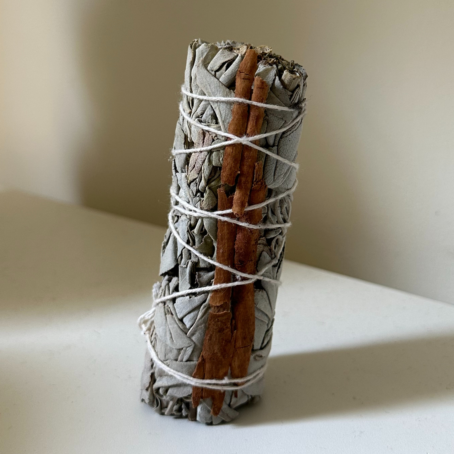 WHITE SAGE & CINNAMON 4"